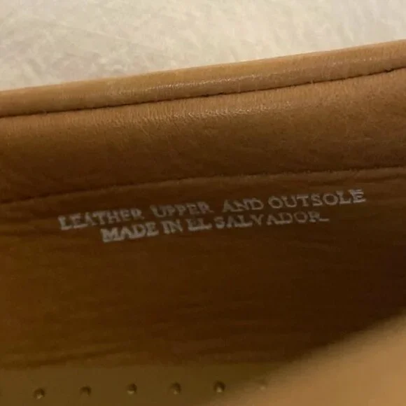 GH Bass Tassel Weejuns Loafers Men's 10 Tan Suede Leather Classic Neutral